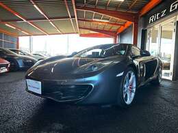 マクラーレン　を代表する　McLaren　F1　以来初のロードカー12C　は完　全　無　欠を目指しデザインされています。
