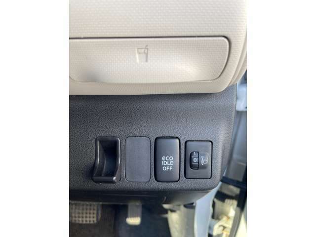 運転席から各種ボタンの操作がしやすいように設計されたデザイン。