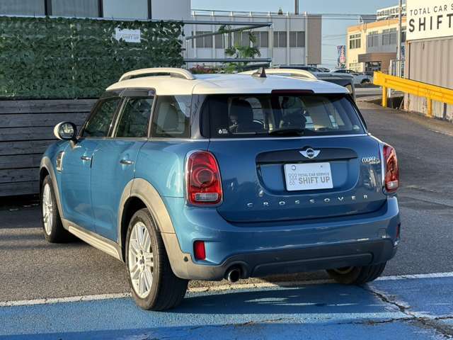 キズ補修、板金塗装、事故修理など修理承ります。自社鈑金工場ございますので迅速にご対応可能です。まずはお気軽にお見積りから。