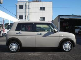 内外装とも、小傷はございますが、手直しせずにこのままお乗りいただける車です。「百聞は一見に如かず」と言いますので、是非、一度ご来店いただき現車をご覧下さい。