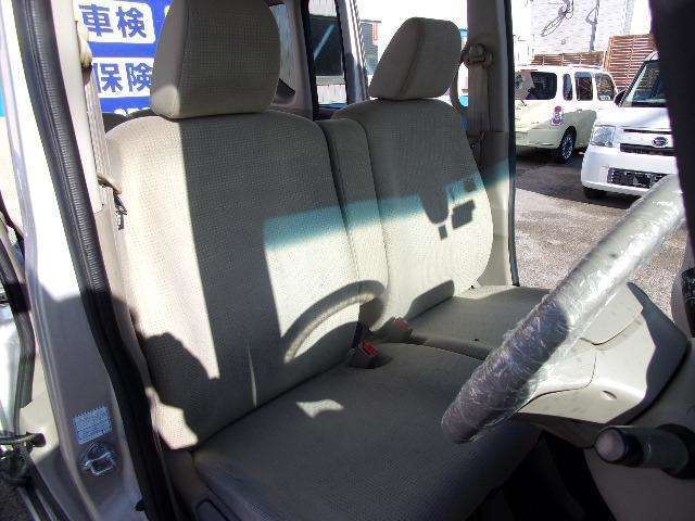 当社は全車に外装・内装クリーニング済み！！外装の磨きと室内クリーニングを施したお車です。ピカピカのお車を是非店頭でご確認下さい。