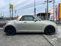 店舗を不在にすることがございますのでご来店希望のお客様はカーセンサーのお問い合わせから「来店予約」をお使いください。