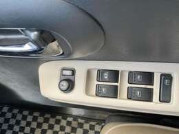 便利な電動格納ミラー付です！狭い道での対向車とのすれ違いや、狭い場所での駐車！洗車機での洗車時にもありがたい嬉しい装備ですね☆