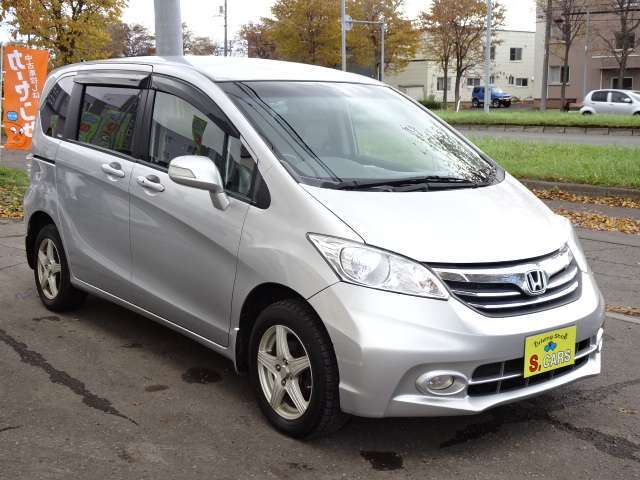 オークション会場からサビやガタツキなど無く程度の良いお車を厳選仕入れしております！！