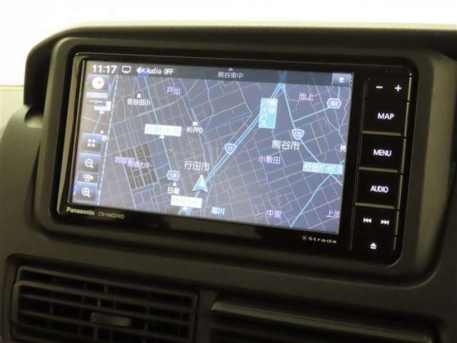 パナソニック製7インチナビを装備しております。