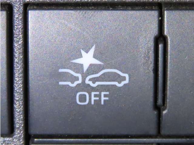 衝突被害軽減ブレーキが装備されています。