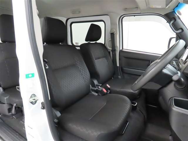 ホールド感のある座り心地のいいシートです。