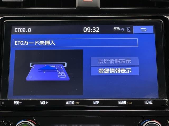 ナビ画面に連動したETCを装備しています。　過去に利用した利用料金も一目で分かって、とっても便利です。　ETCの抜き忘れ、挿し忘れも警告してくれるので安心ですね。