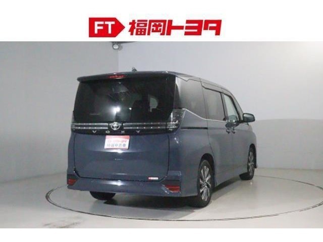 トヨタ認定中古車、評価4相当。キズ、へこみが少なく全体的に良好です。