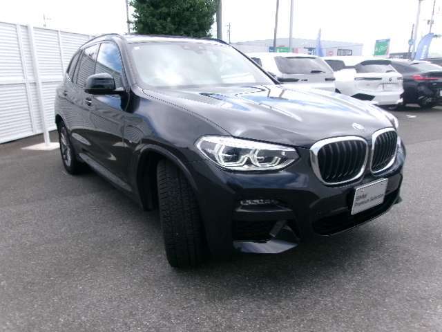 当社ではコーティングも承っております！BMWがお勧めいたしますイノベクションコーティングは塗装面を守りながら新車時の深い光沢と重厚なツヤを保ち続けることができます。愛車を長く綺麗な状態でお乗り頂けます！