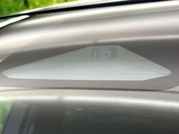 【トヨタセーフティセンス】走行中に前方の車両等を認識し、衝突しそうな時は警報とブレーキで衝突回避と被害軽減をアシスト。より安全にドライブをお楽しみいただけます。