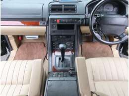 サンルーフ、ベージュ革シート