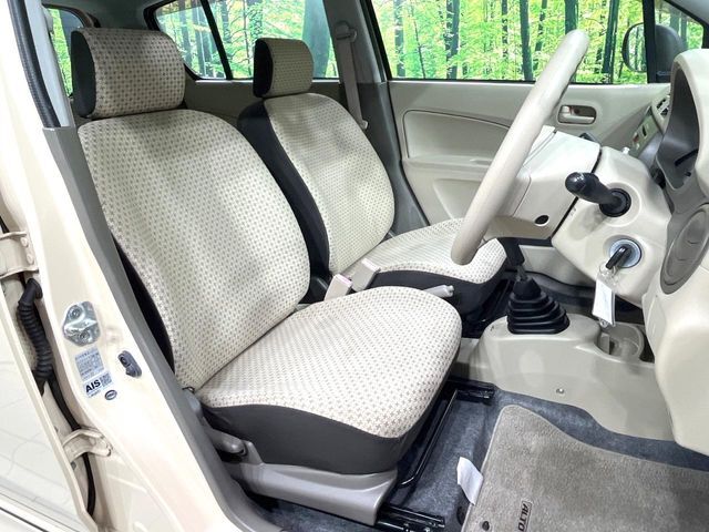 運転席シート廻りは使用感も少なく、良好な状態となっています。丁寧に使われていたことがよくわかりますね。