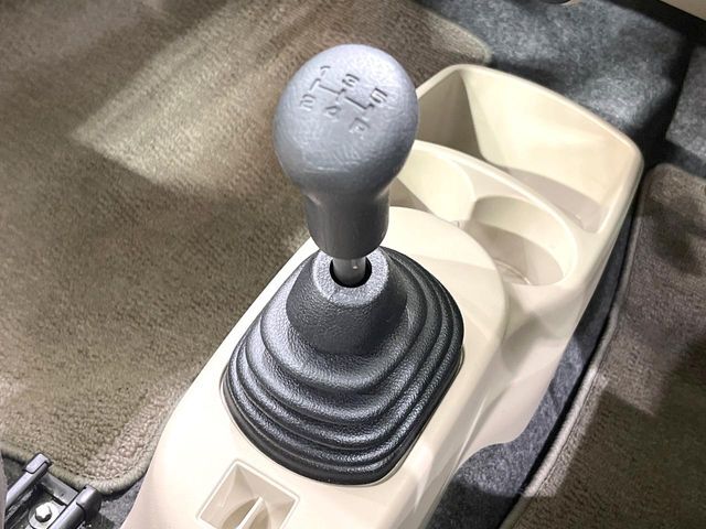 【フロア5速MT】走りの5速MT！！スポーティーな走行をお楽しみいただけます♪