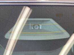 【スズキ　セーフティサポート】走行中に前方の車両等を認識し、衝突しそうな時は警報とブレーキで衝突回避と被害軽減をアシスト。より安全にドライブをお楽しみいただけます。
