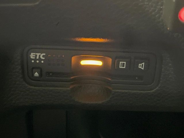 【ETC】高速道路の料金所をストレスなく通過！話題のスポットやサービスエリアに多い「スマートIC」利用時は必須のアイテムです。当店でセットアップを実施、ご納車当日からすぐにご利用いただけます！