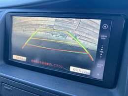 カラーバックカメラが装備されております♪後方の障害物や停止位置の確認にとても便利です♪アシストラインも表示されるので感覚もつかみやすいです♪