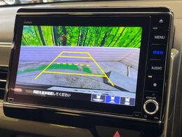 【バックカメラ】駐車時に後方がリアルタイム映像で確認できます。大型商業施設や立体駐車場での駐車時や、夜間のバック時に大活躍！運転スキルに関わらず、今や必須となった装備のひとつです！