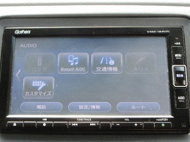 多彩なメディア再生。フルセグ、DVD再生、Bluetooth対応です。