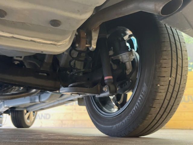 お車を安心してお乗りいただく為には、足回りの定期点検が欠かせません。サービスサポート（有償保証）では無料点検もご提供しており、安心のカーライフをお過ごしいただけるサポート体制が整っています。
