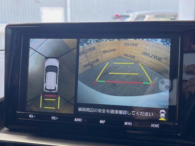 【パノラミックビューモニター】専用のカメラにより、上から見下ろしたような視点で360度クルマの周囲を確認することができます☆死角部分も確認しやすく、狭い場所での切り返しや駐車もスムーズに行えます。