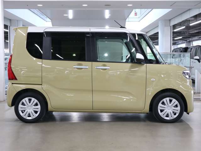 キッズコーナー、落書きカーコーナー、授乳室も御座います。お子様連れでもご安心してご来店頂けます。