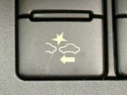 【衝突軽減ブレーキ・車線逸脱警報】など最新の装備が充実しております。