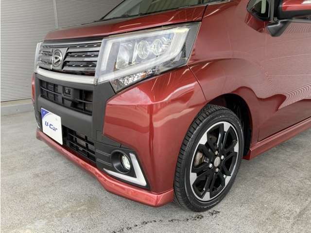 LEDヘッドランプです。十分な明るさを保ちつつも消費電力が少なく、バルブ寿命も長いのが特徴です。瞬時にMAXの光量を発揮するのもLEDならではです。