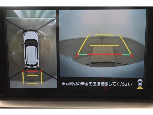 バックガイドモニター付き。車両後方＆上方からの映像をナビ画面に表示し、駐車などの後退操作をサポートします。