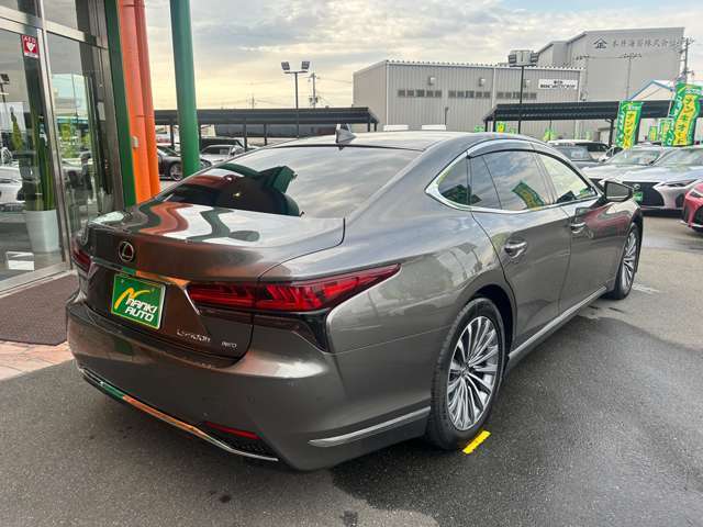 ネットでは伝えきれない車の良さがございます。
