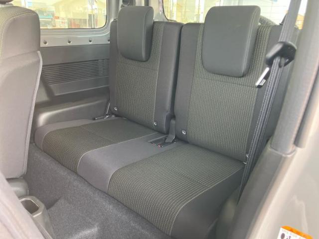 WECARSでは各商談席に大型モニターをご用意しております！見やすい大画面でゆったりと全国の在庫をご覧いただけます！是非ご来店お待ちしております！