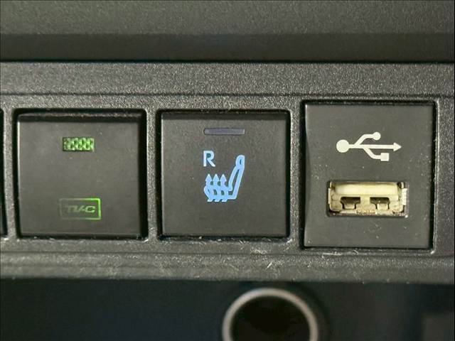 【シートヒーター】寒い季節や早朝にあるとうれしい装備です☆