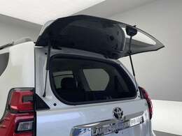 有償オプションとして・・ヘッドライトコート・ホイールコート・フロントウィンドー撥水コート・フェンダーコートなど色々な部分コーティングをご用意しております！