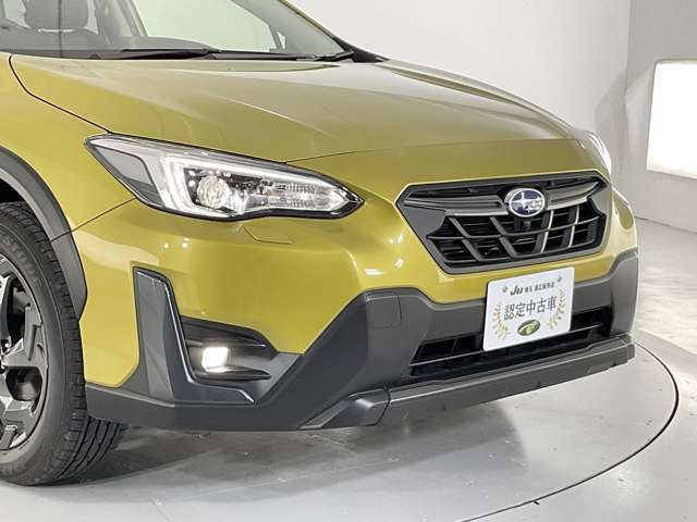 当店では仕入れた車両を撮影スタジオ完備の商品管理センターにて室内クリーニングや外装の磨き施工等、徹底した商品車仕上げを行っております。