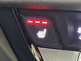 【シートヒーター】寒い日に重宝するシートヒーター！エアコンより早く温まってくれるので寒がりの人も安心ですね♪エアコンの温風は乾燥するから苦手、という方にもをおすすめです。