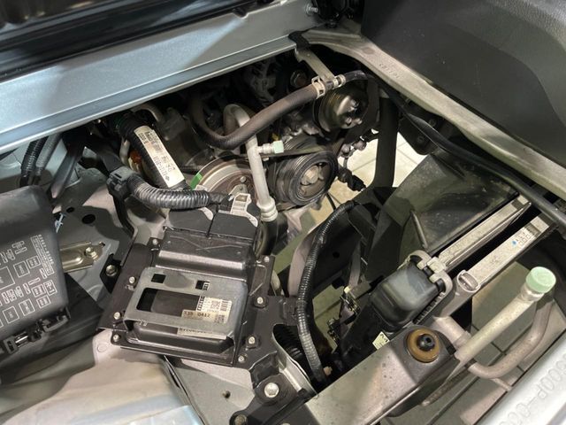親切・丁寧な専門メカニックスタッフが応対！・車検・点検整備・事故等の修理などアフターサービスも安心。お車のカスタマイズもネクステージのサービススタッフまでご相談ください！