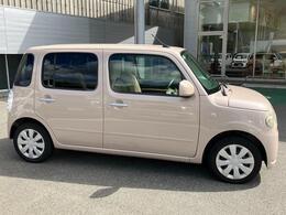 車体色は淡いピンクです。