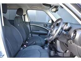 運転席：写真の内容に関してご不明点、ご質問等がございましたらお気軽に【 073-435-5300 】までお問い合わせください。