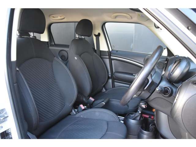 運転席：写真の内容に関してご不明点、ご質問等がございましたらお気軽に【 073-435-5300 】までお問い合わせください。