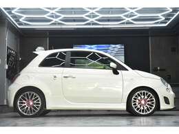 新規で車検を取得してお渡しのお車の車検費用は支払い総額に含まれております。