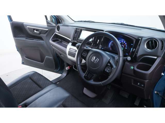 有名カフェ店にプロデュースしていただいた自慢のコーヒーを是非ご賞味ください！季節限定のメニューも受付スタッフが考案しています☆待ち時間も楽しい！