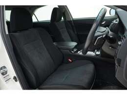 年式を感じさせない無い内装で御座います！マークxならではなシンプルな内装に仕上がっております！！