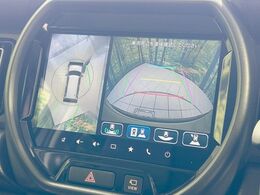 【全方位モニター用カメラ】専用のカメラにより、上から見下ろしたような視点で360度クルマの周囲を確認することができます☆死角部分も確認しやすく、狭い場所での切り返しや駐車もスムーズに行えます。