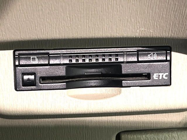 【ETC】高速道路の料金所をストレスなく通過！話題のスポットやサービスエリアに多い「スマートIC」利用時は必須のアイテムです。当店でセットアップを実施、ご納車当日からすぐにご利用いただけます！