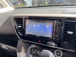 【Bluetooth】ナビゲーションと携帯電話/スマートフォンをBluetooth接続することができます。接続するとハンズフリーで使用することができるので、とても便利です！