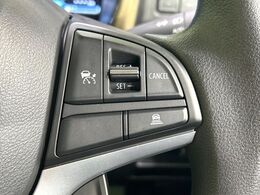 【アダプティブクルーズコントロール】高速道路での長距離走行が楽に！！自動で速度を保つクルーズコントロールが、衝突軽減システムと連携し、前方の車両を感知して車間を保つように速度調節してくれます！！