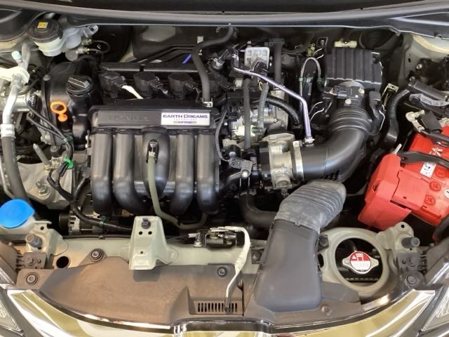 ホンダスタッフがしっかり整備して保証付きにてお渡し致します。エンジンルーム＆室内ルームともにクリーニング済みで清潔です。快適なドライブをお楽しみください。