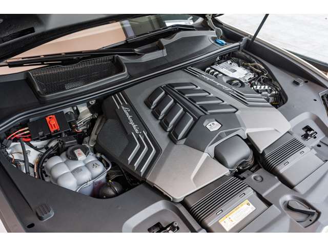 V8ツインターボエンジン