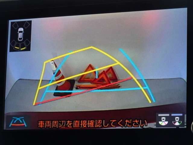 バックガイドモニターを装備してます、車庫入れもラクラクです。