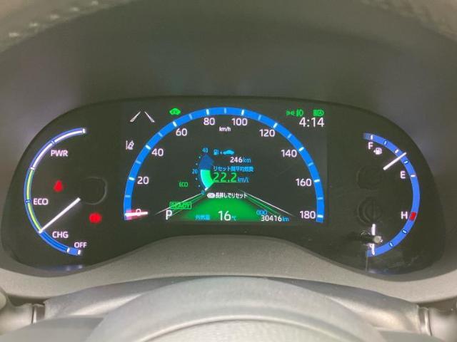 WECARSの展示場では実際に見て、触ってお車をお選びいただけます！知識の豊富な営業スタッフが様々なカーライフをご提案いたします！